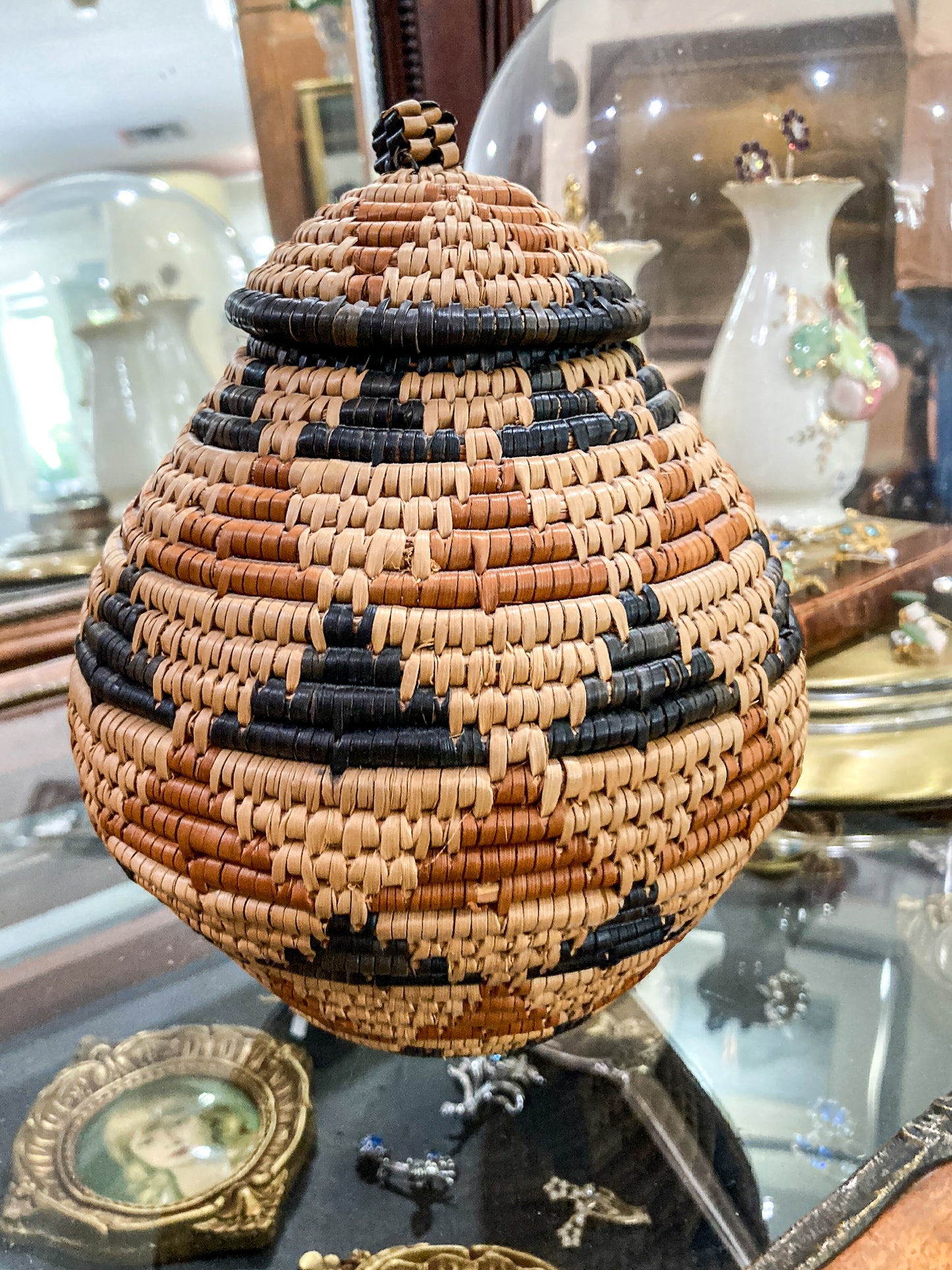 Vintage 1950s H. Gumede South African Zulu Hand Woven Lidded Basket