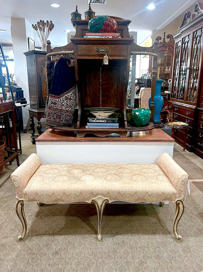 1960s Italian Louis XV Style Painted Gilt Wood Frame Cream Upholstered Bench