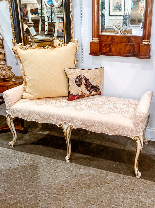 1960s Italian Louis XV Style Painted Gilt Wood Frame Cream Upholstered Bench