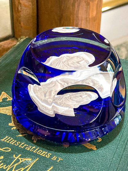 Vintage 1975 Benjamin Franklin Baccarat Franklin Mint Cobalt Glass Paperweight