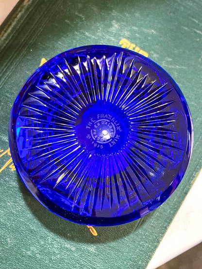 Vintage 1975 Benjamin Franklin Baccarat Franklin Mint Cobalt Glass Paperweight