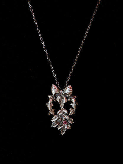 Vintage 1982 Franklin Mint Sterling Silver Ruby Holly Pendant Necklace