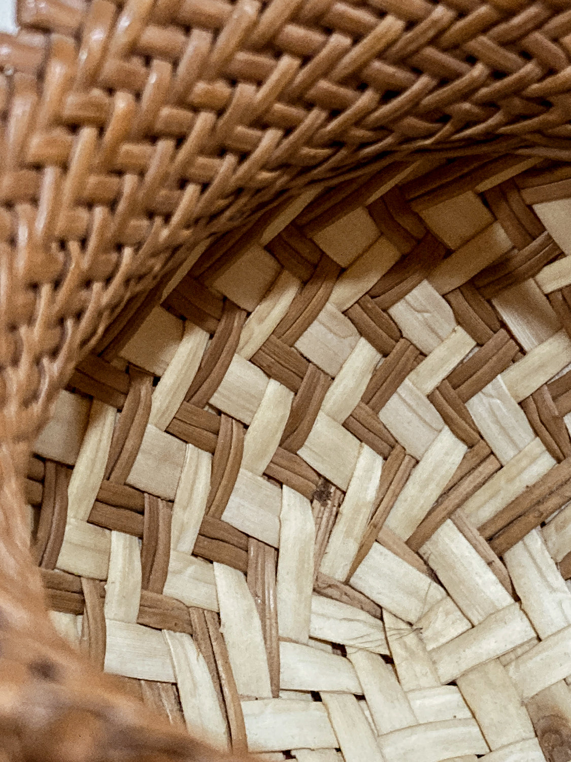 Vintage 20th Century Hand Woven Tarahumara Small Twill Pine Needle Basket