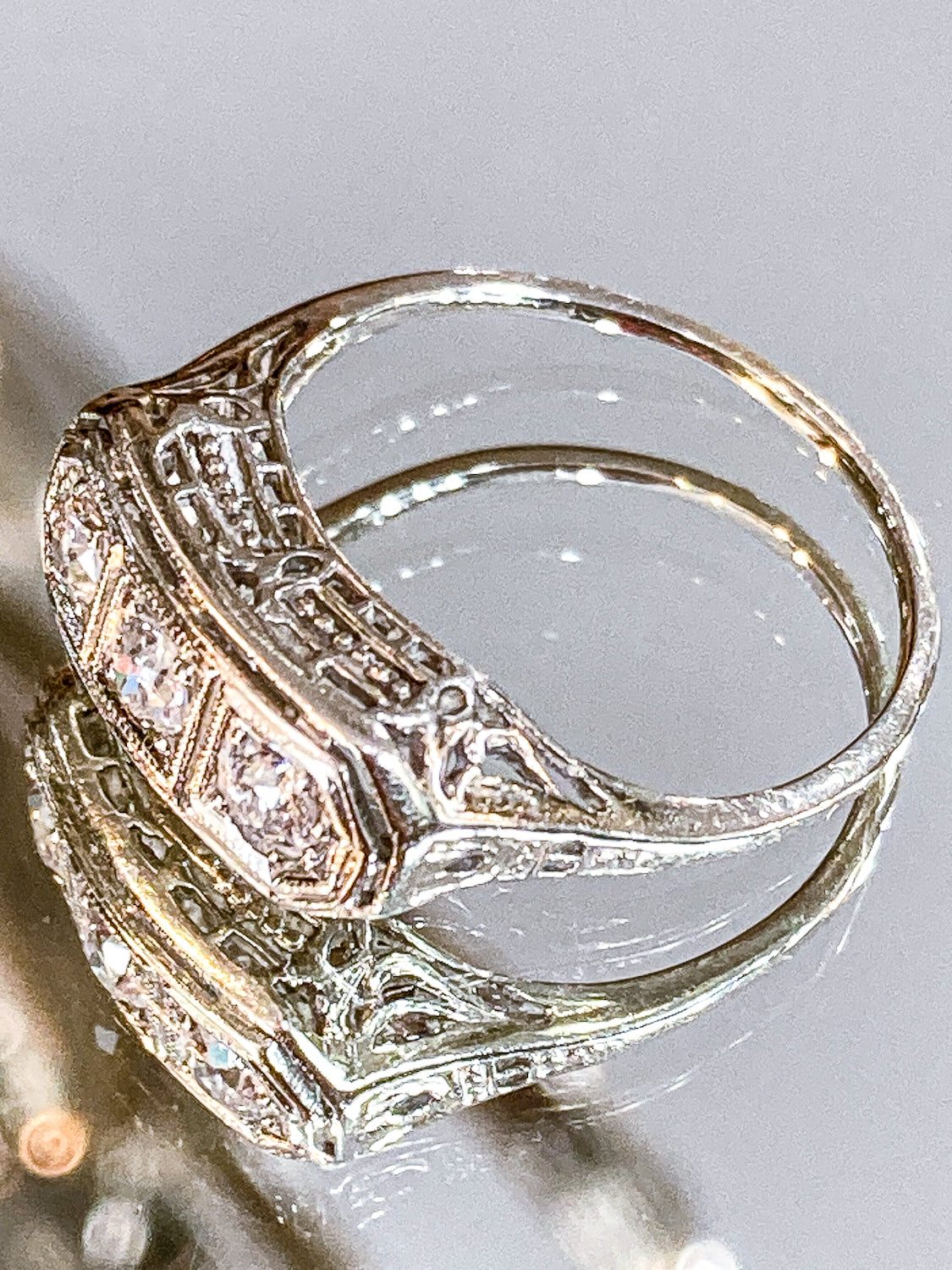Vintage Art Deco 10K White Gold Filigree Triple Diamond Round Cut Ring