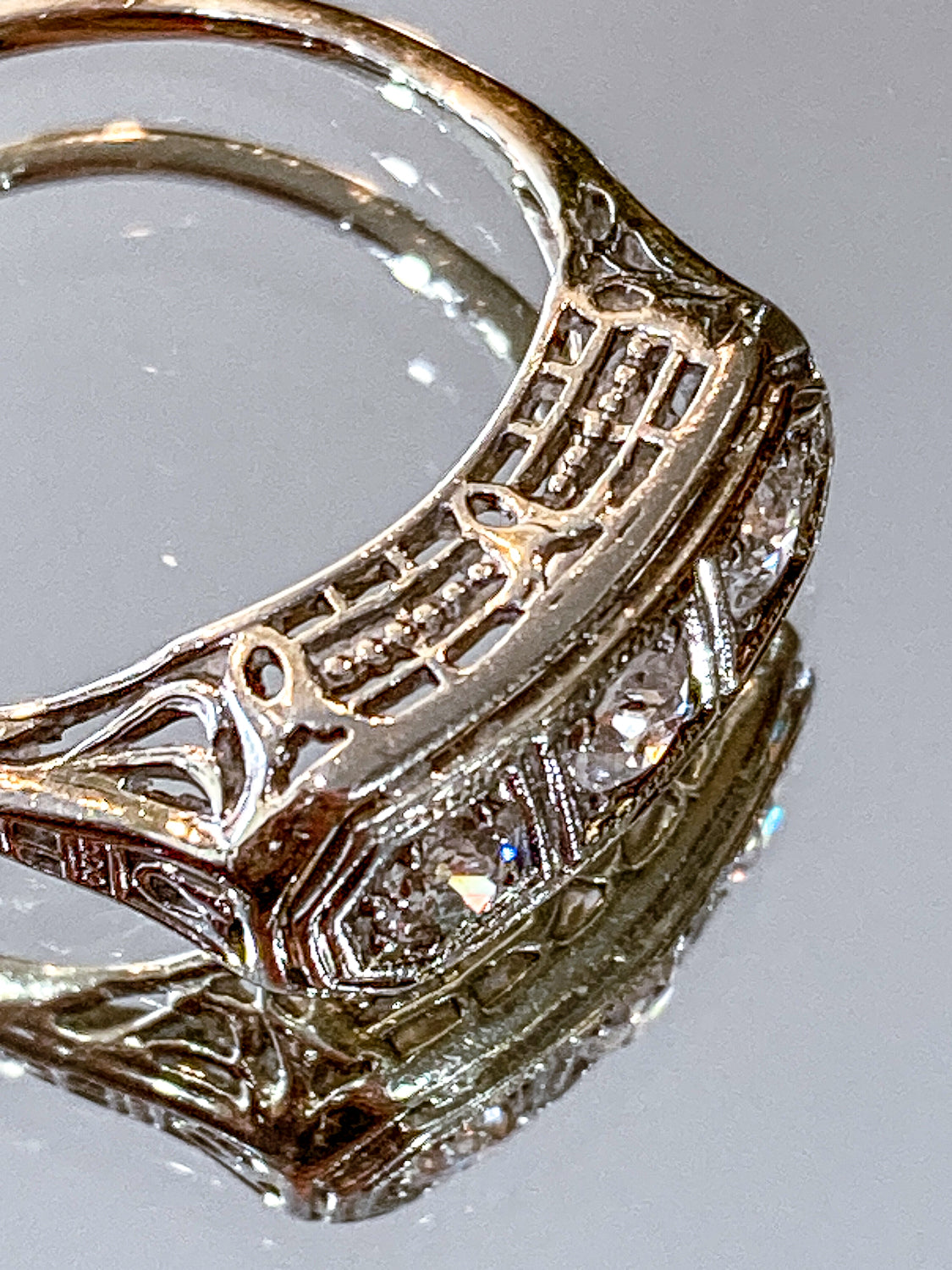 Vintage Art Deco 10K White Gold Filigree Triple Diamond Round Cut Ring