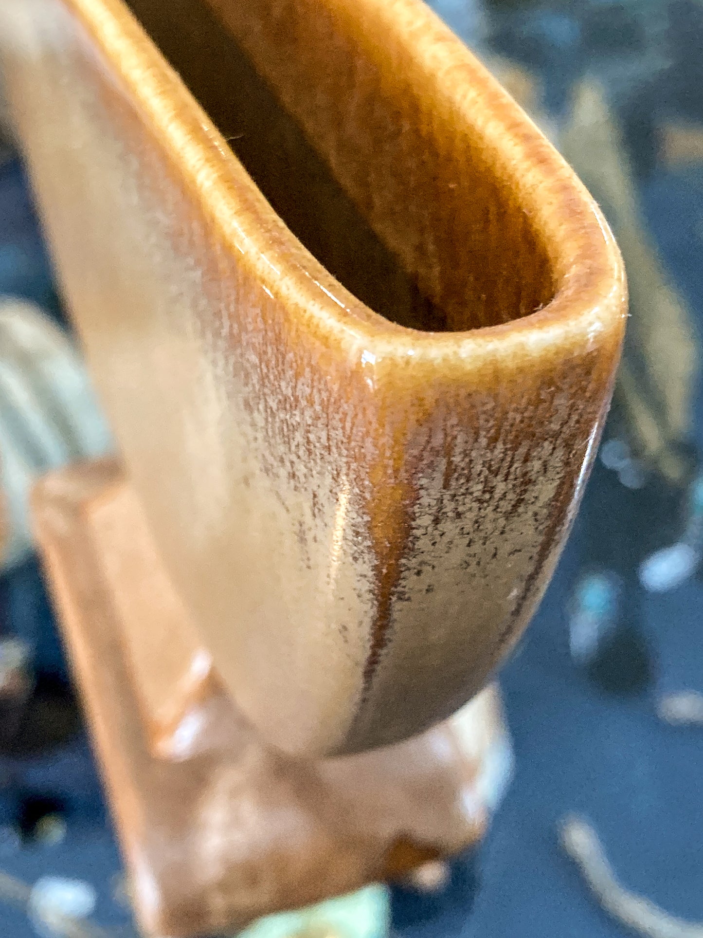 Vintage Art Deco American Beige Mottled Glaze Scroll Footed Ceramic Vase