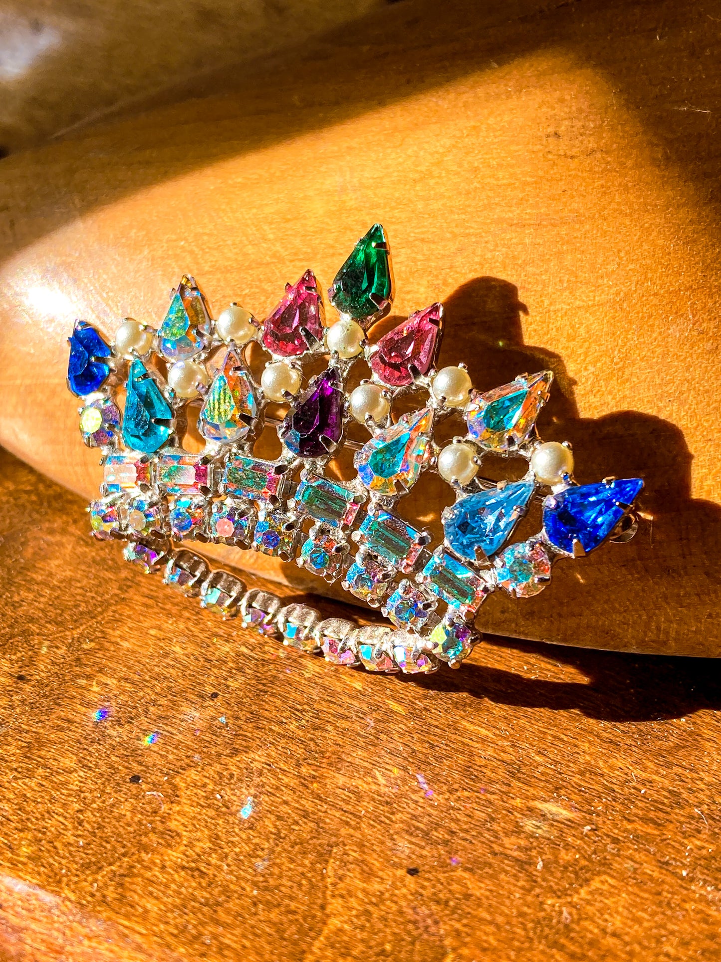 Vintage B. David Colorful Iridescent Rhinestone Pearl Crown Brooch Pin Jewelry