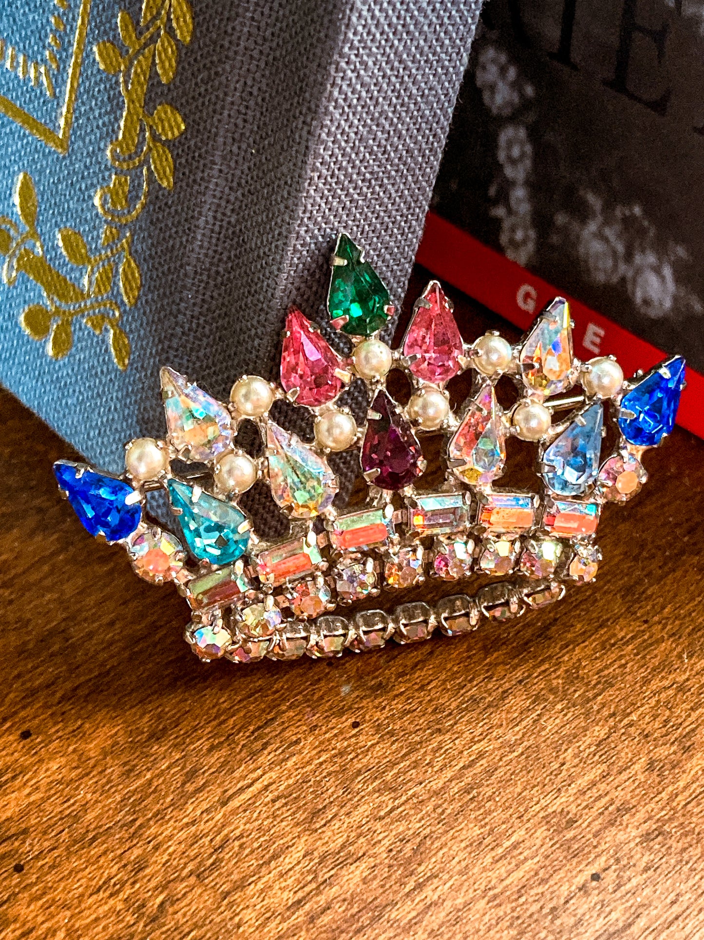 Vintage B. David Colorful Iridescent Rhinestone Pearl Crown Brooch Pin Jewelry