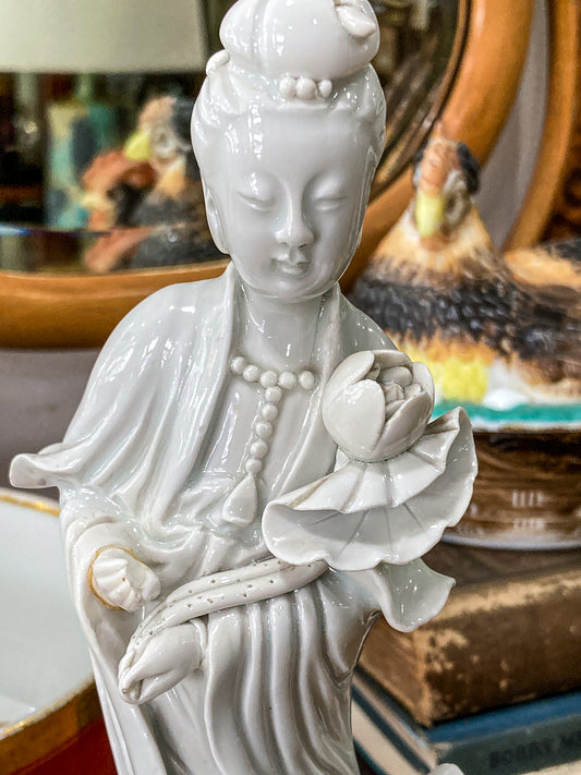 Vintage Chinese Porcelain Blanc de Chine Guan Yin Figurine Sculpture