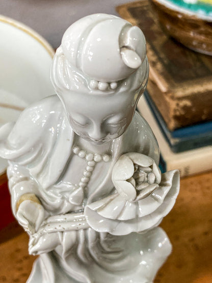 Vintage Chinese Porcelain Blanc de Chine Guan Yin Figurine Sculpture