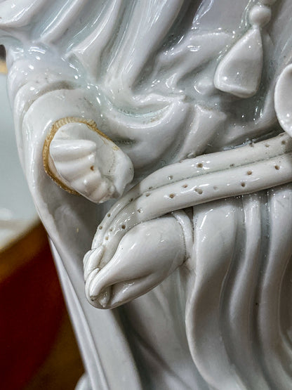 Vintage Chinese Porcelain Blanc de Chine Guan Yin Figurine Sculpture