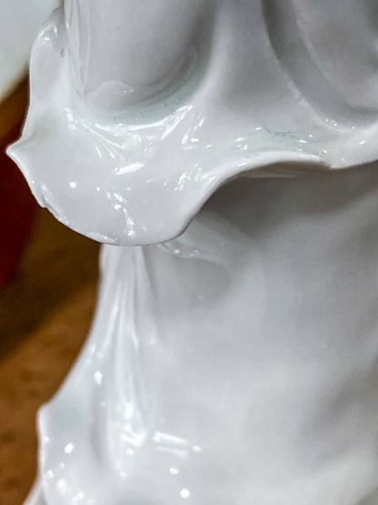 Vintage Chinese Porcelain Blanc de Chine Guan Yin Figurine Sculpture