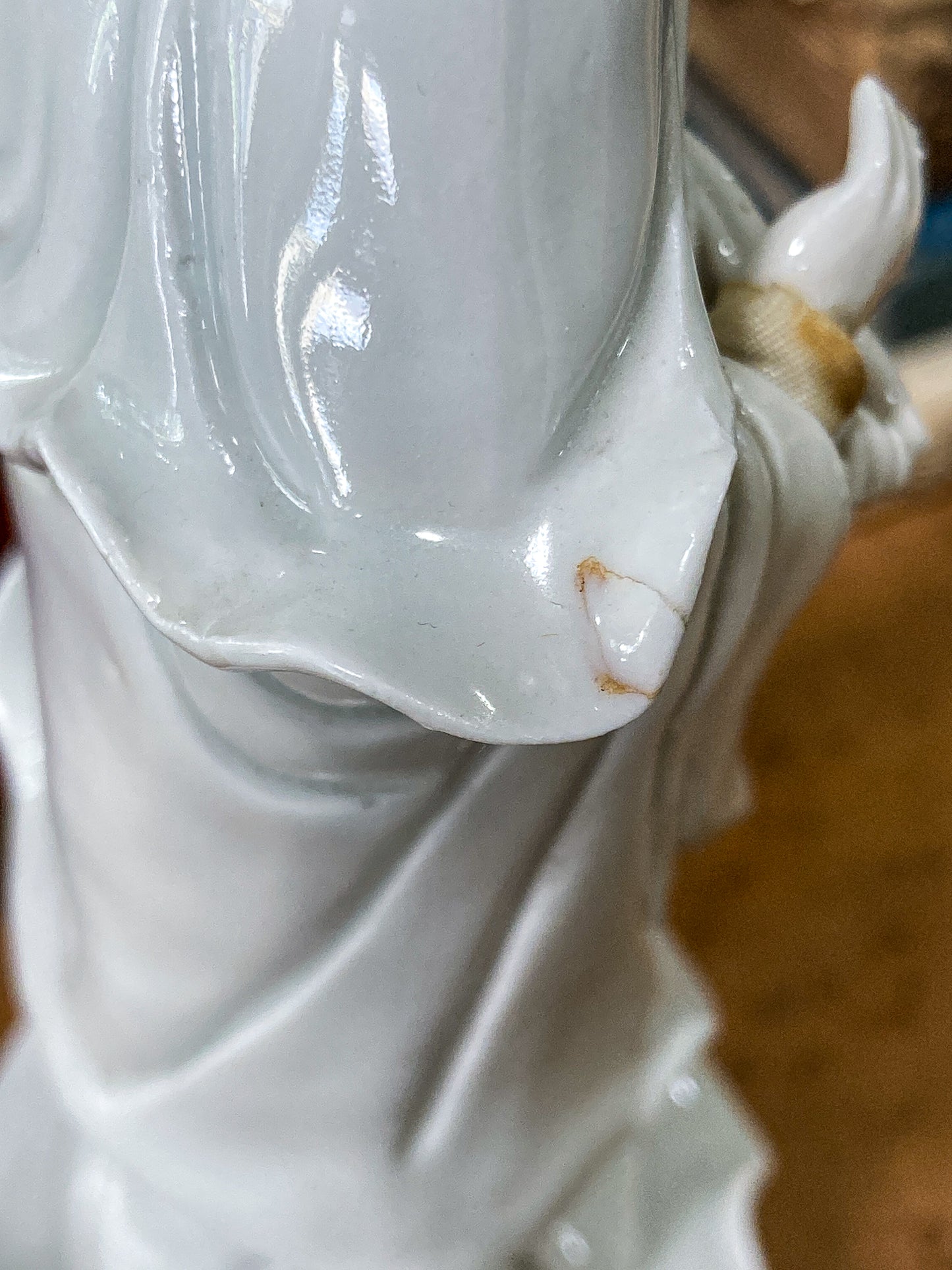 Vintage Chinese Porcelain Blanc de Chine Guan Yin Figurine Sculpture