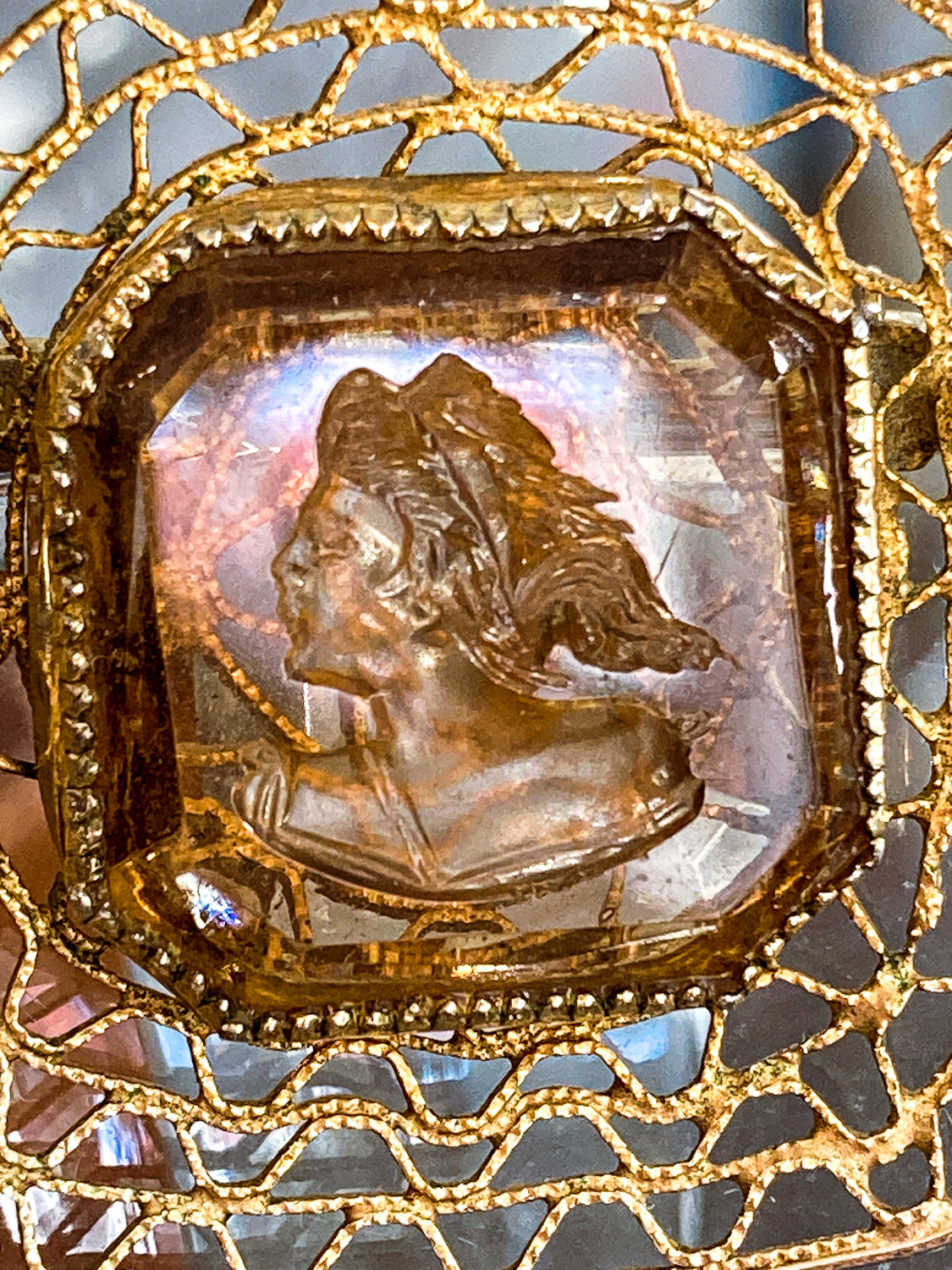Vintage Topaz Glass Intaglio Relief Classic Cameo Gold Filigree Brooch Pin