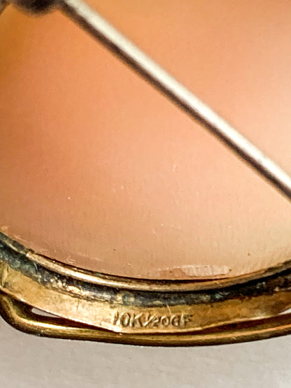 Vintage Gold Tone Neo-Classical Style Italian Oval Cameo Brooch Pin