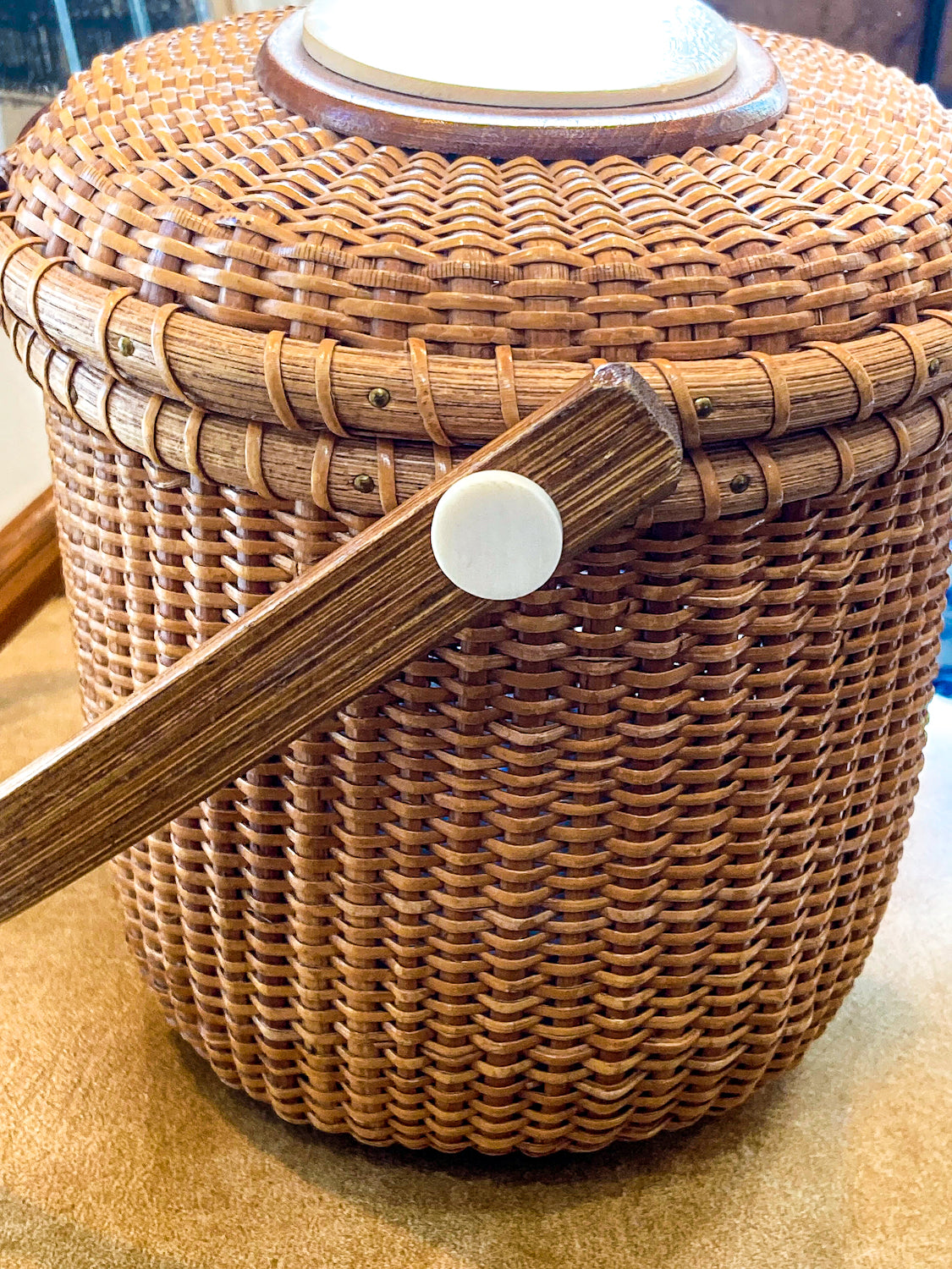 Vintage Handmade Ivoryite Scrimshaw Farnum Nantucket Basket Handbag