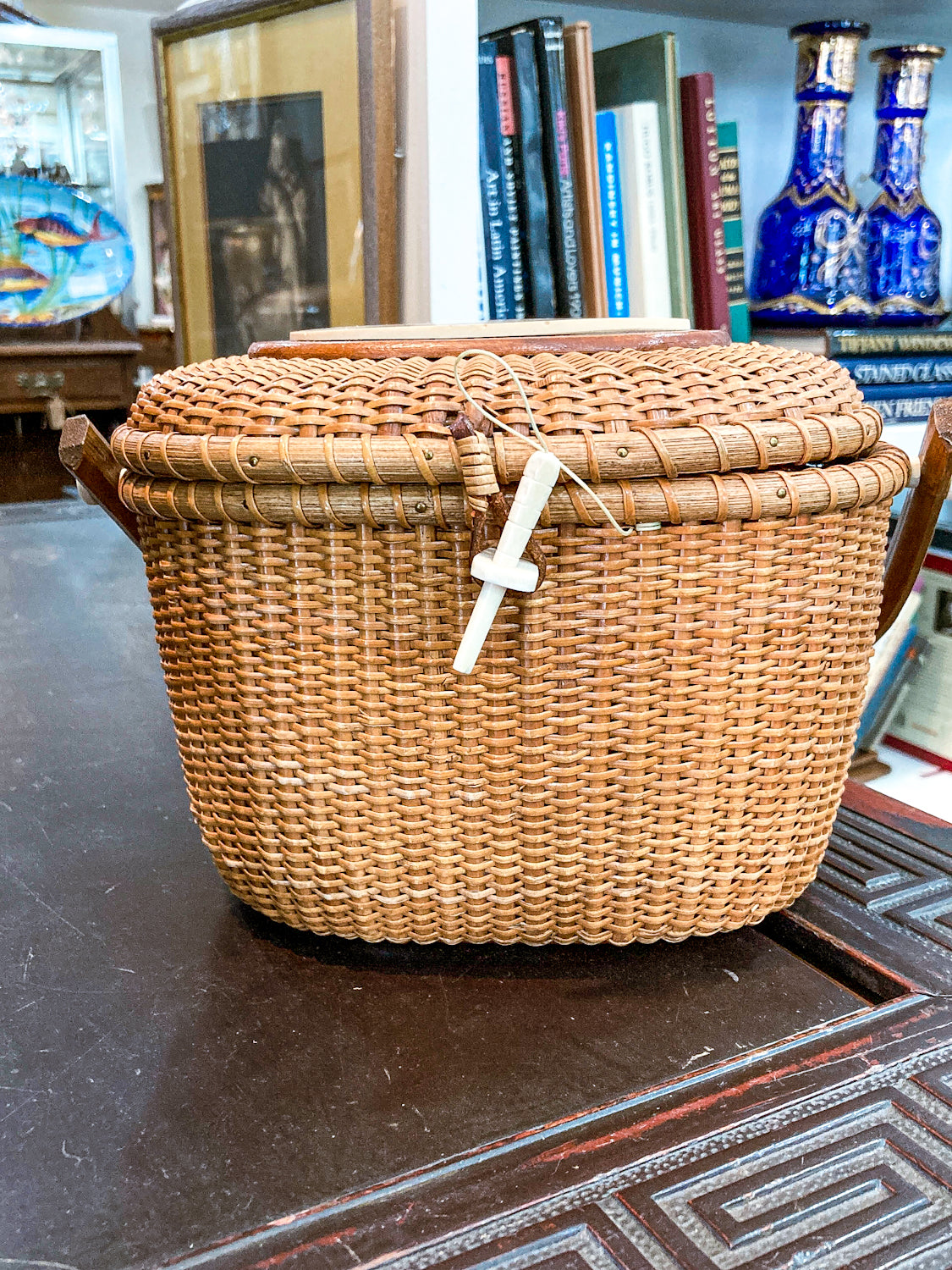 Vintage Handmade Ivoryite Scrimshaw Farnum Nantucket Basket Handbag