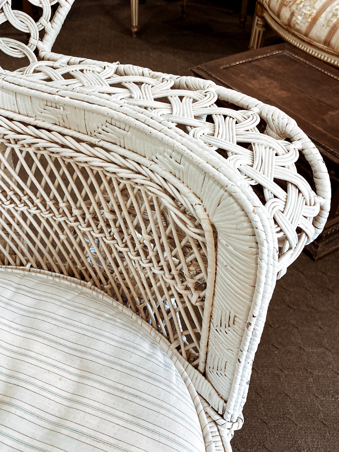 Gorgeous Vintage Antique-Inspired Intricately Woven White Wicker Peacock Chair