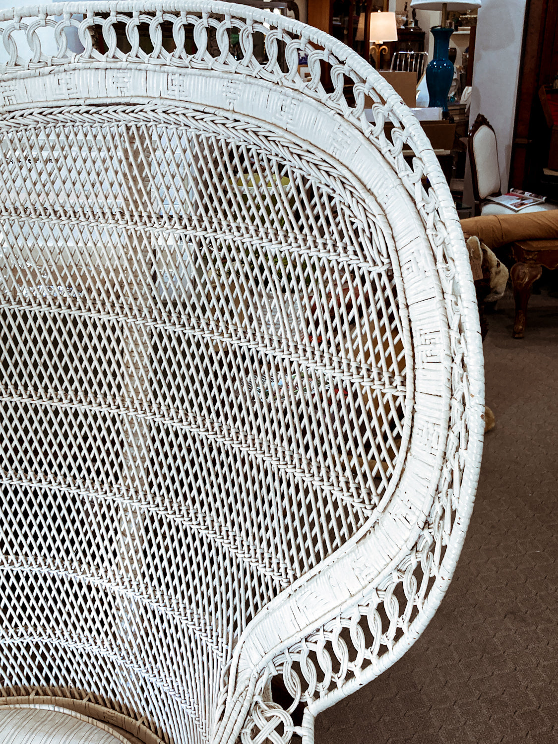 Gorgeous Vintage Antique-Inspired Intricately Woven White Wicker Peacock Chair
