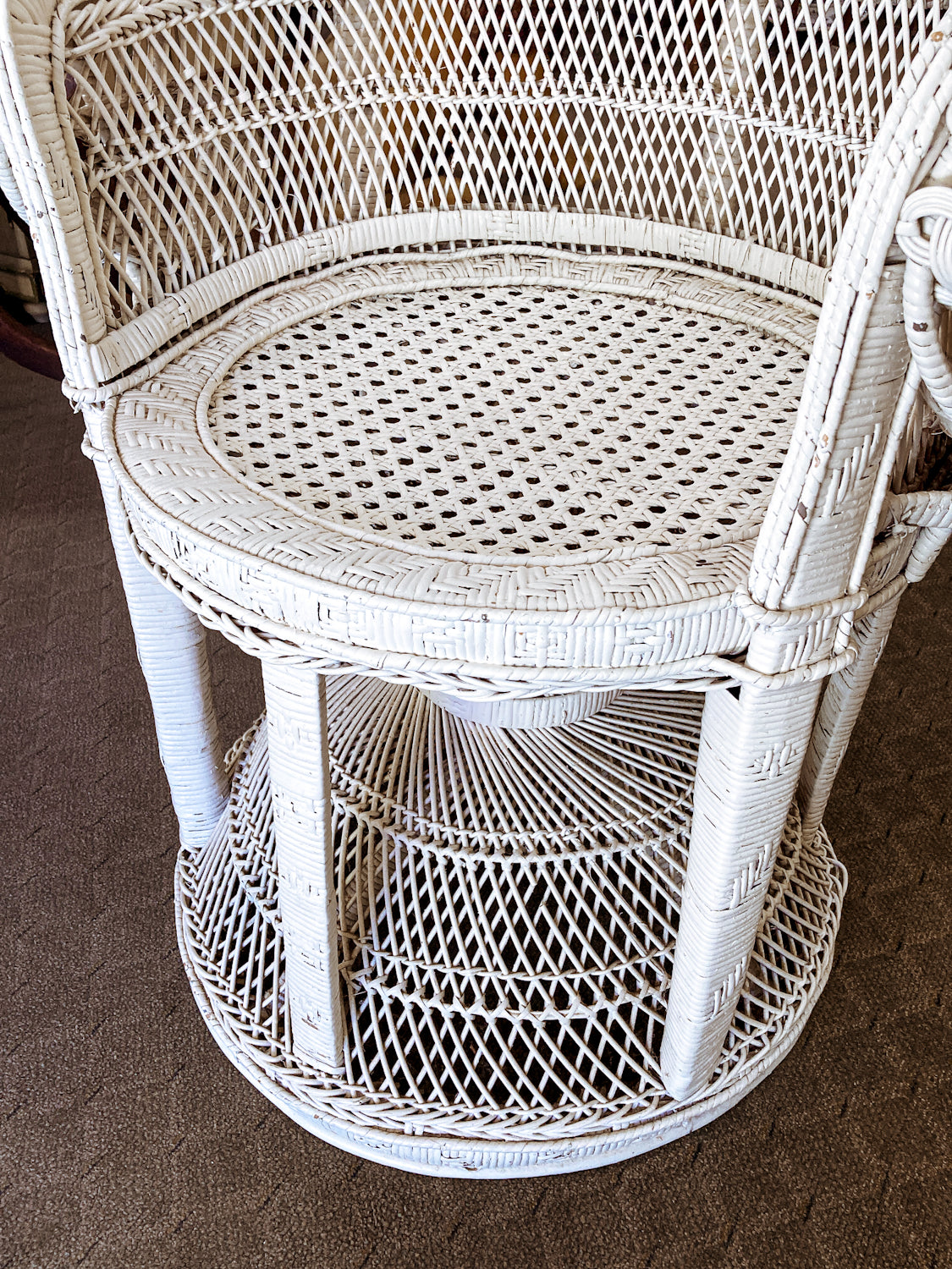 Gorgeous Vintage Antique-Inspired Intricately Woven White Wicker Peacock Chair