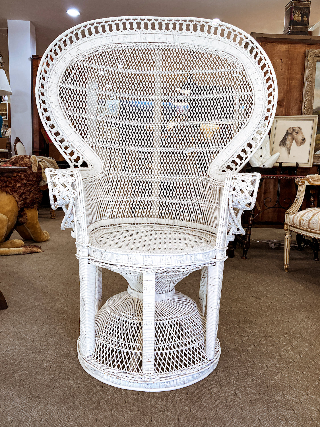 Gorgeous Vintage Antique-Inspired Intricately Woven White Wicker Peacock Chair
