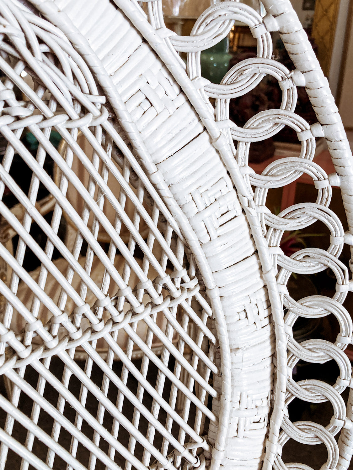 Gorgeous Vintage Antique-Inspired Intricately Woven White Wicker Peacock Chair