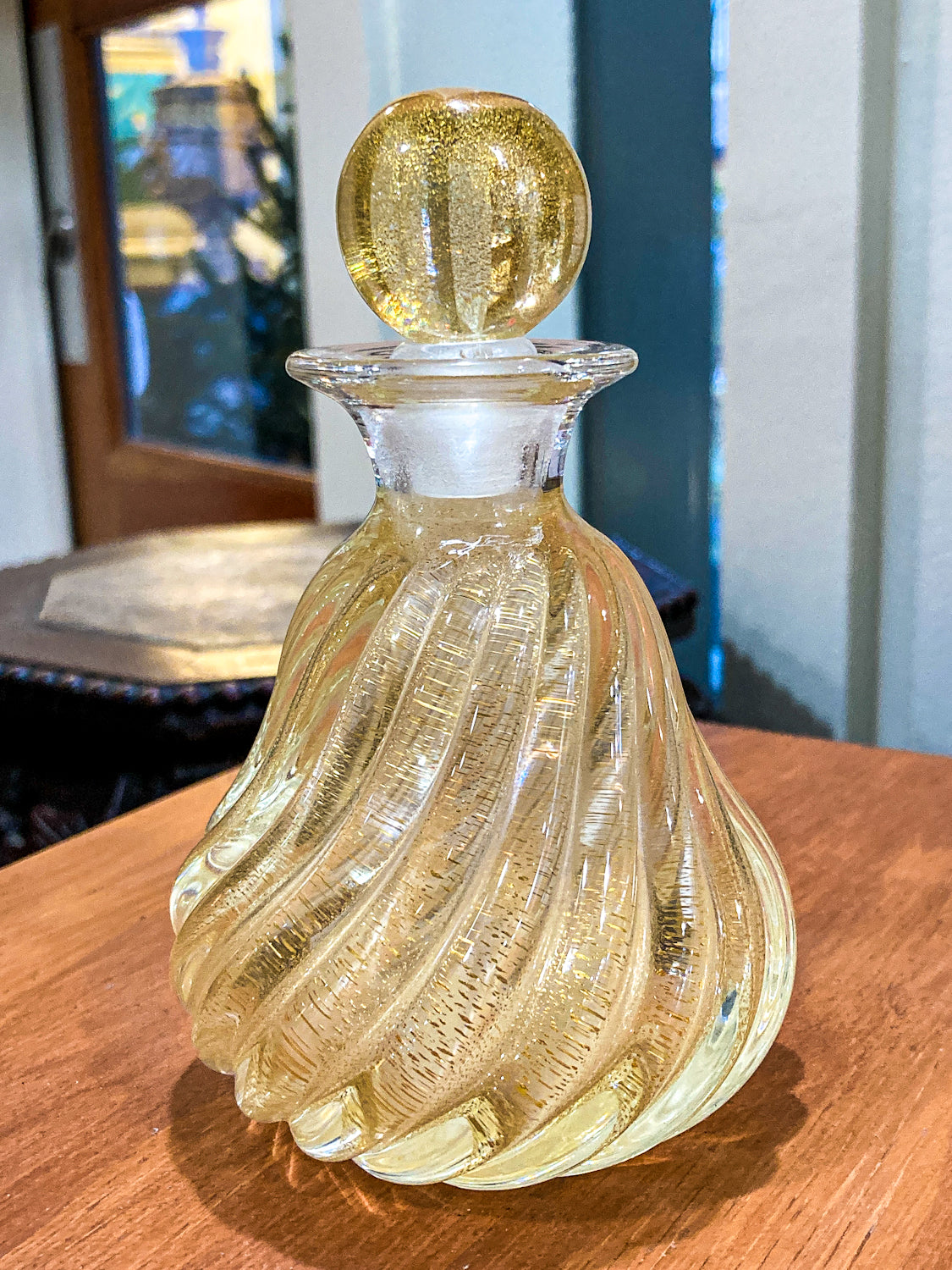 Vintage Murano Italian Hand Blown Mesmerizing Gold Fleck Glass Scent Bottle