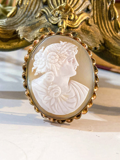 Vintage Twist Oval Gold Toned Italian Shell Carved Cameo Brooch Pin