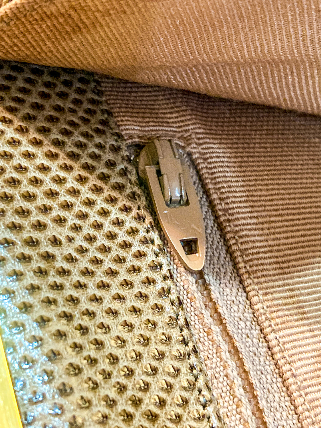 Vintage Judith Leiber Horn Lizard Leather Beige Handbag Clutch Crossbody Purse