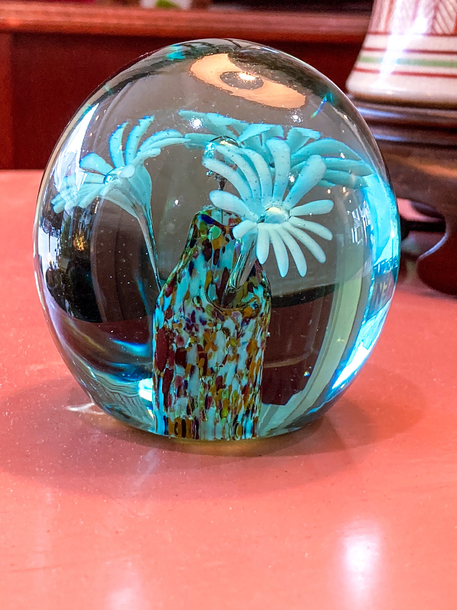 Vintage Kitschy Three Daisy Flowers Handblown Blue Glass Egg Paperweight