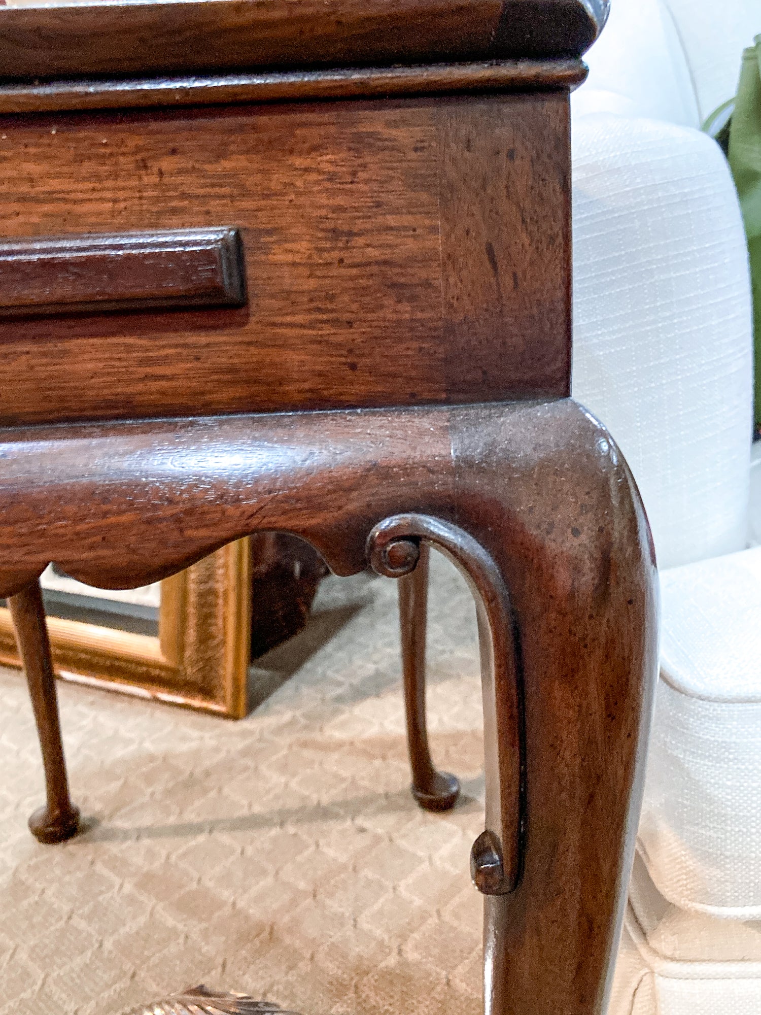 Vintage Kittinger Queen Anne Style Mahogany Accent Tea Table