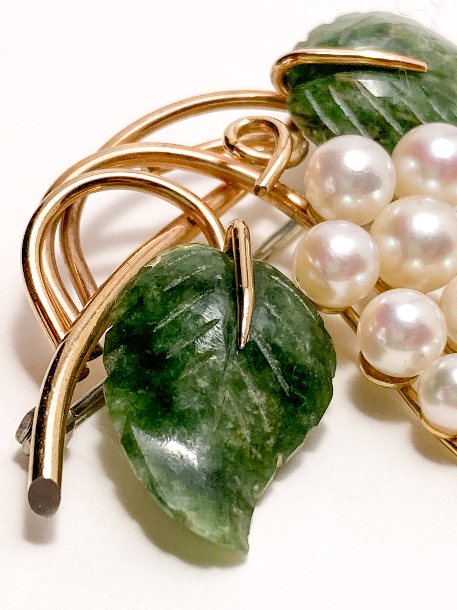 Vintage Krementz Nephrite Pearl Grapes Gold Coated Earrings Brooch Set