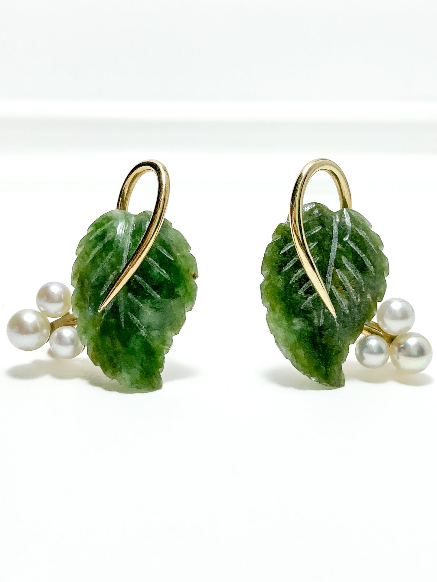 Vintage Krementz Nephrite Pearl Grapes Gold Coated Earrings Brooch Set