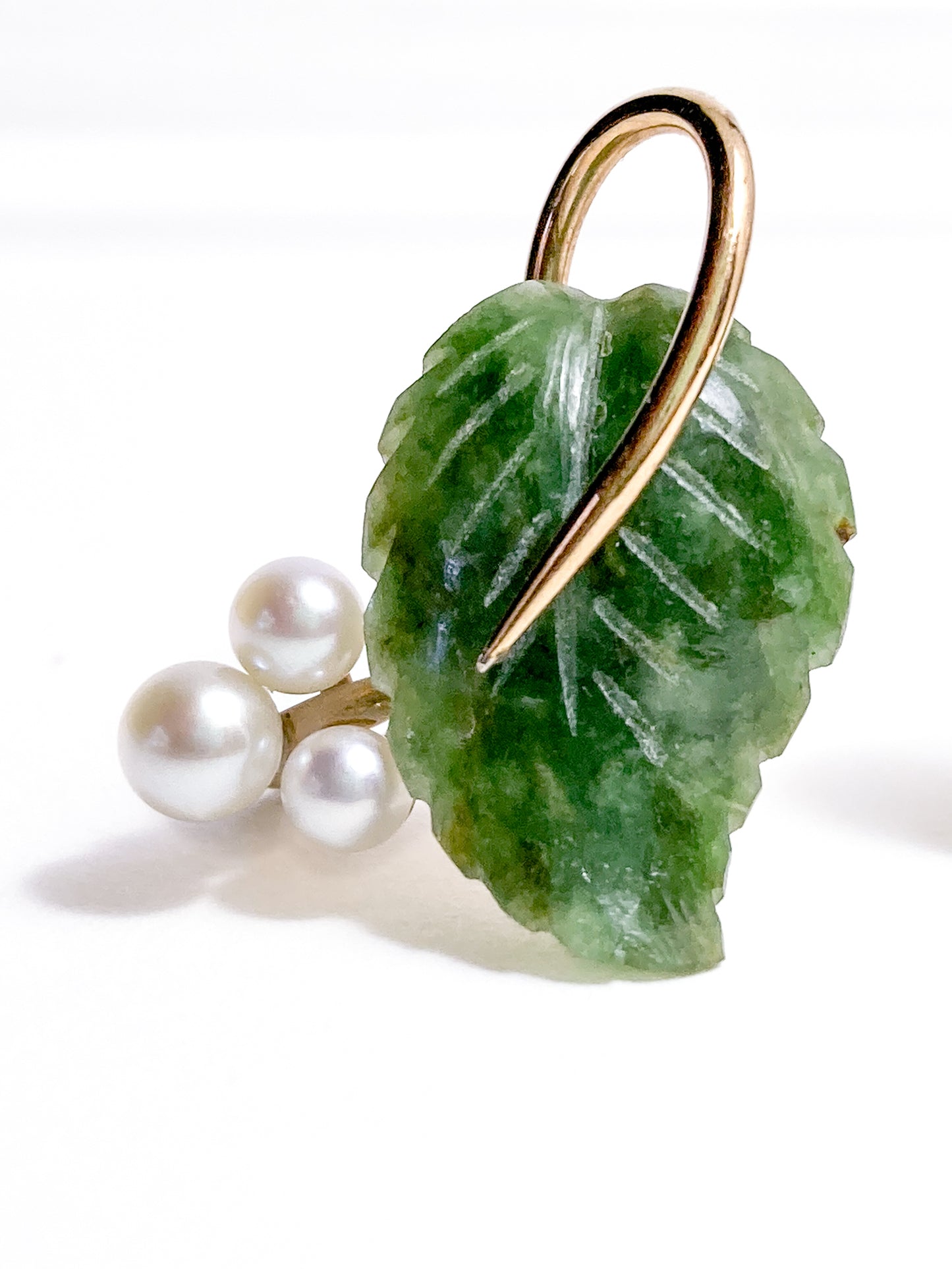 Vintage Krementz Nephrite Pearl Grapes Gold Coated Earrings Brooch Set