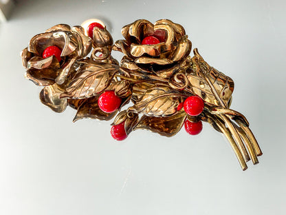 Vintage Large 1940s Trifari Floral Gold Tone Red Faux Stone Fur Clip Brooch