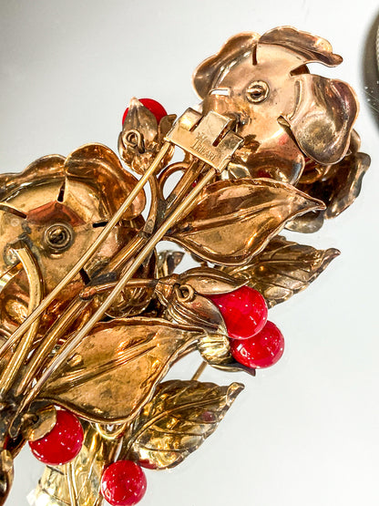 Vintage Large 1940s Trifari Floral Gold Tone Red Faux Stone Fur Clip Brooch