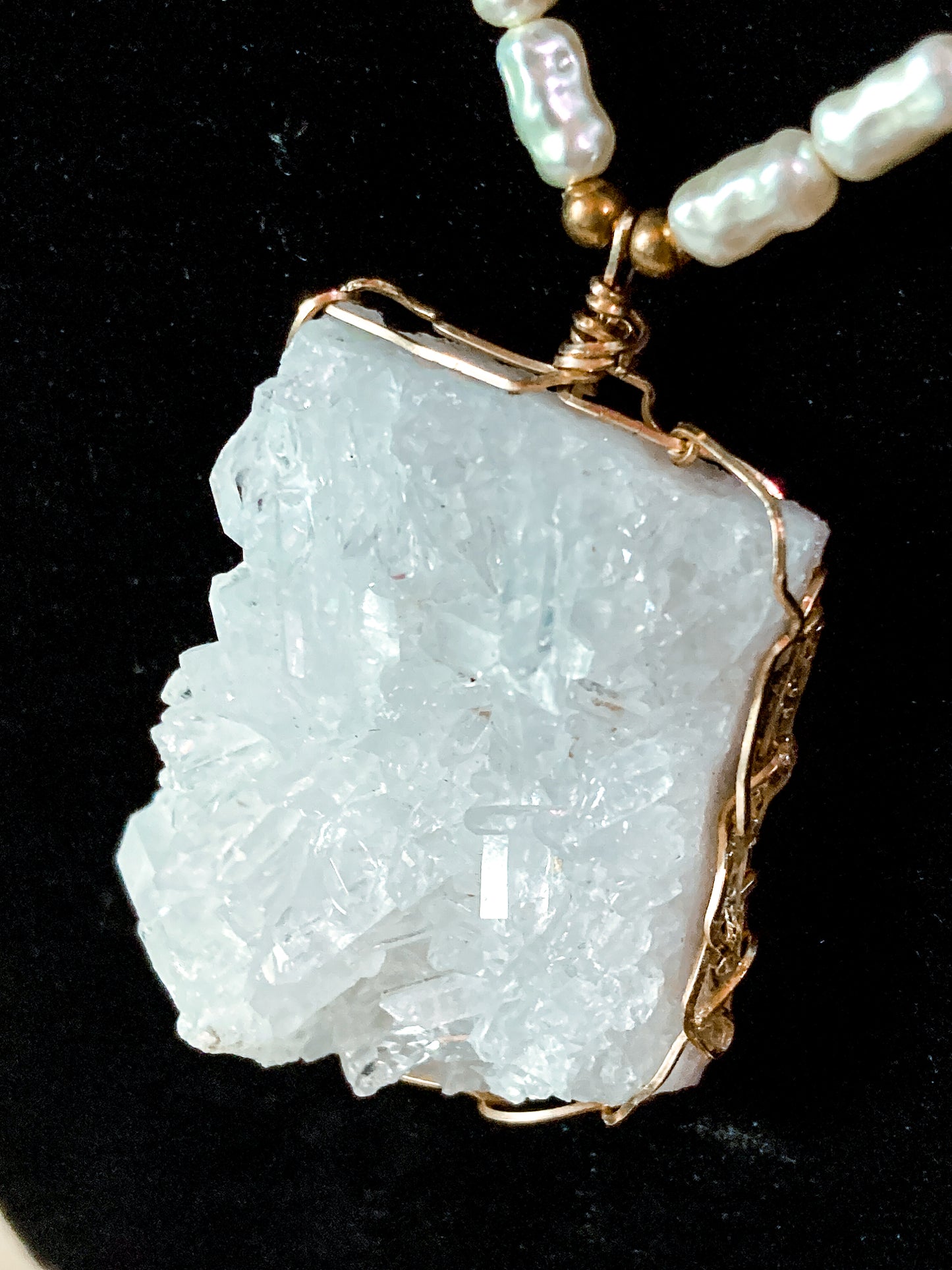 Vintage Lois Becker Handmade Druzy Quartz Pendant Pearl Acrylic Bead Necklace