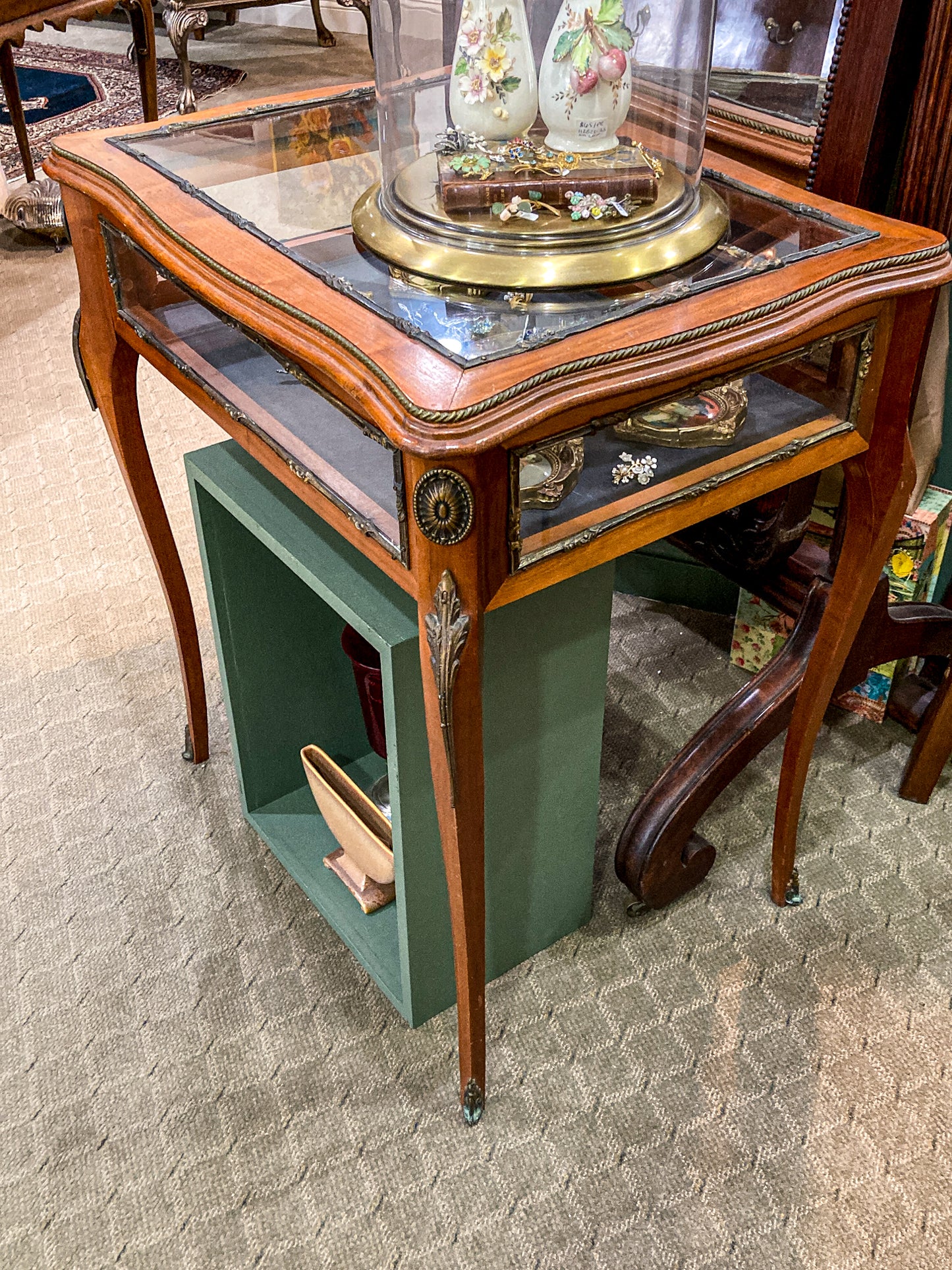 Vintage Louis XV Style Hinged Lidded Vitrine Glass Curio Wood Side Table