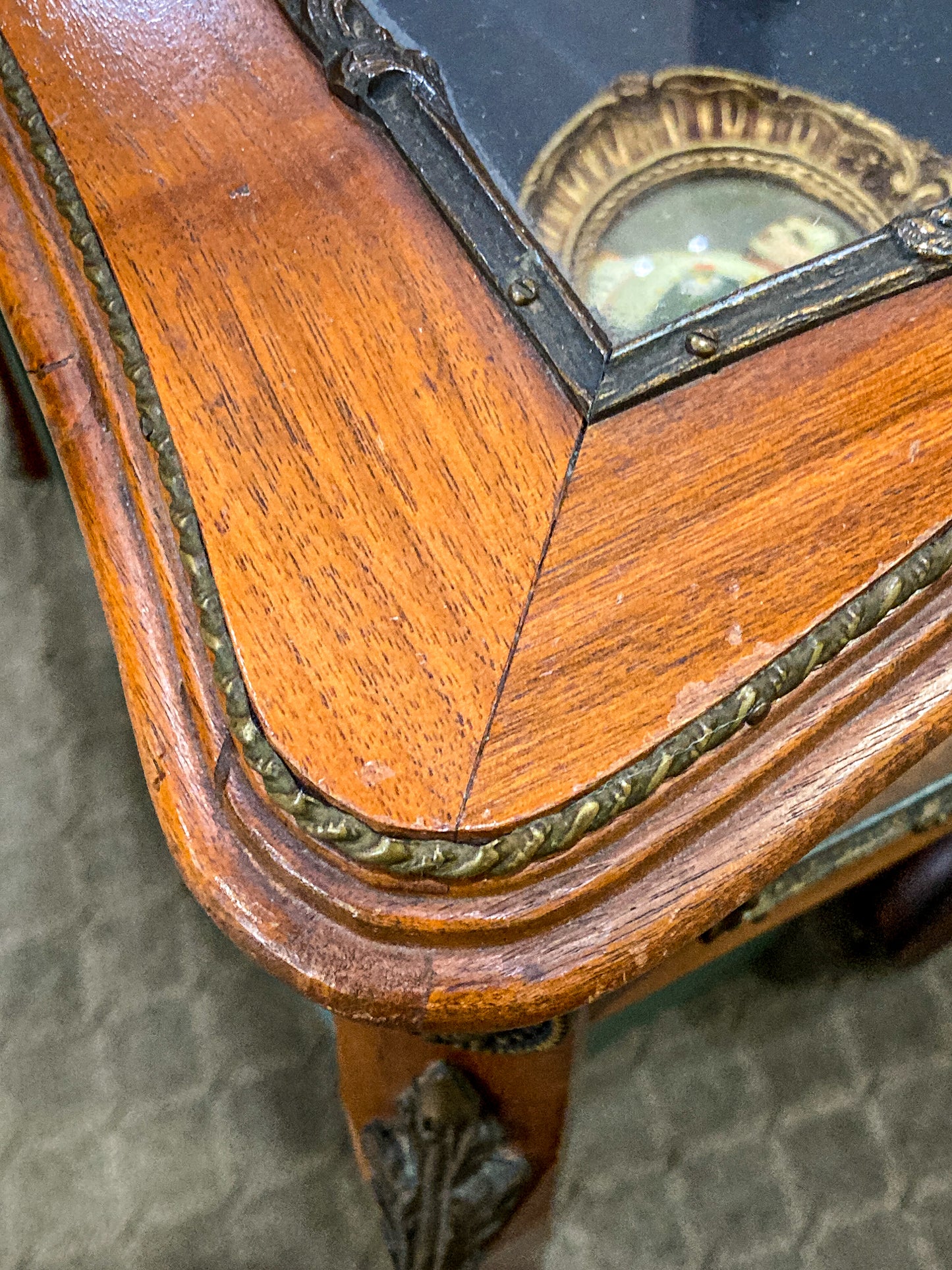 Vintage Louis XV Style Hinged Lidded Vitrine Glass Curio Wood Side Table