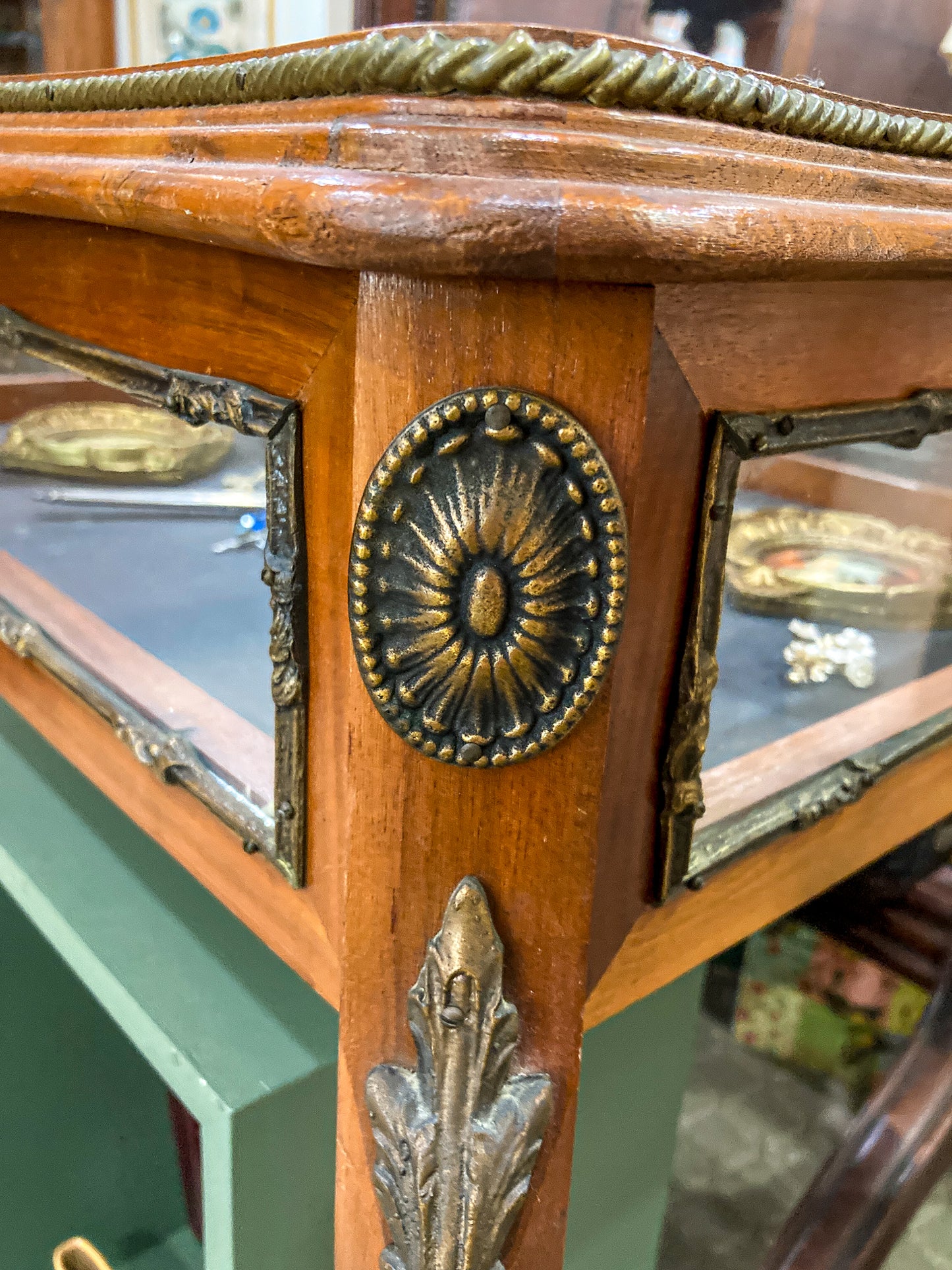 Vintage Louis XV Style Hinged Lidded Vitrine Glass Curio Wood Side Table