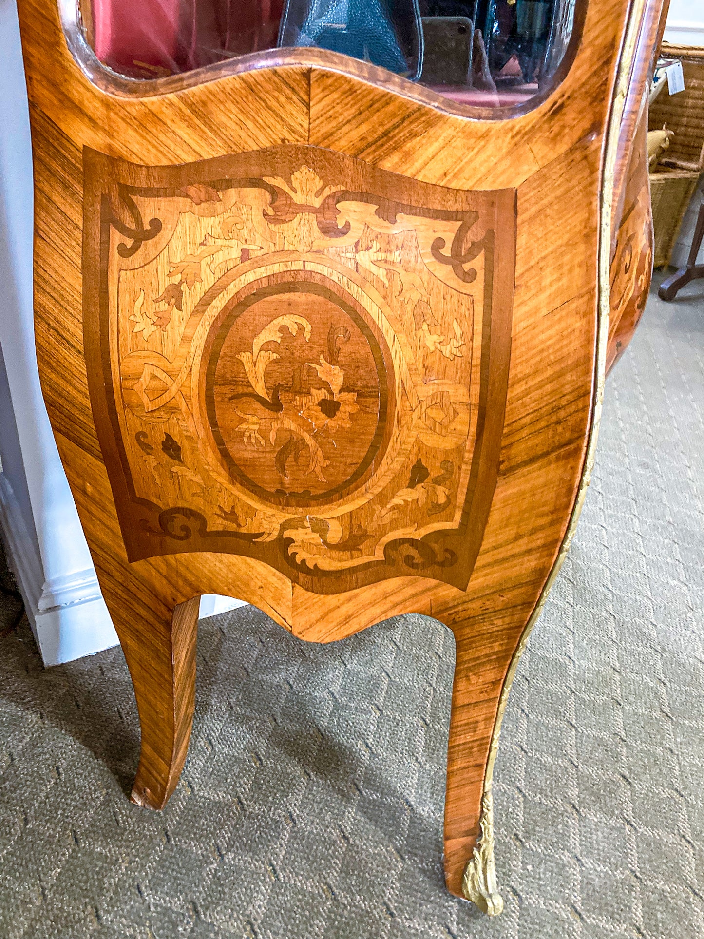 Vintage Louis XV Style Marquetry Inlay Wood Brass Accent Vitrine Curio Cabinet