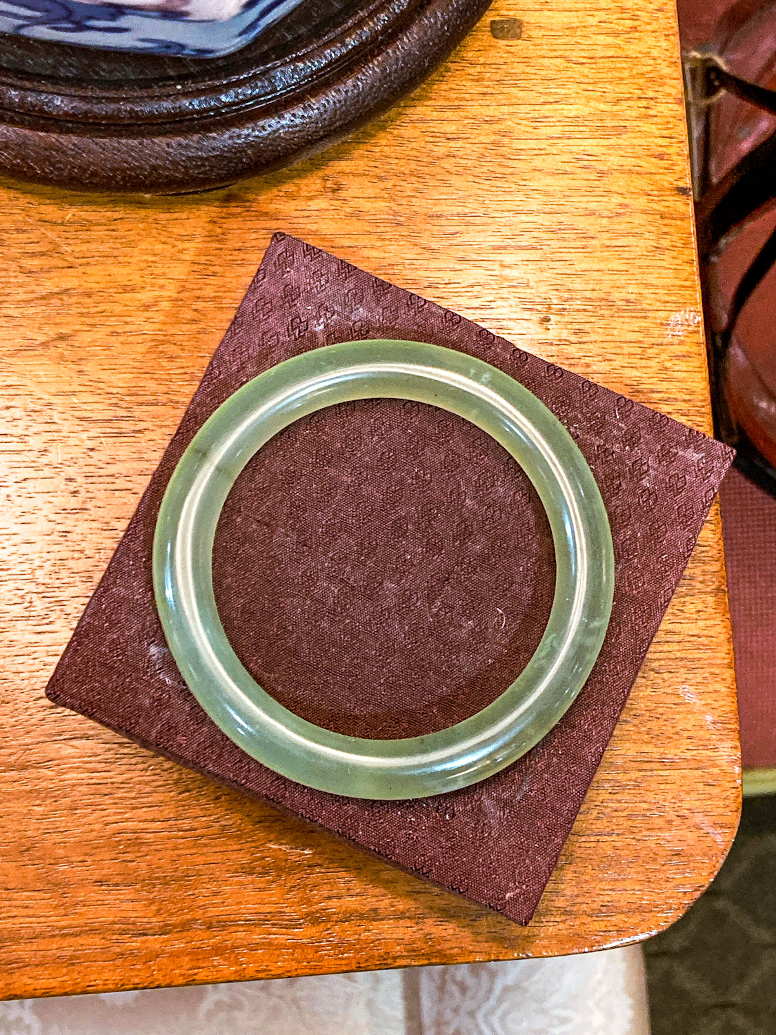 Vintage Natural Polished Translucent Jade Stone Round Bangle Bracelet
