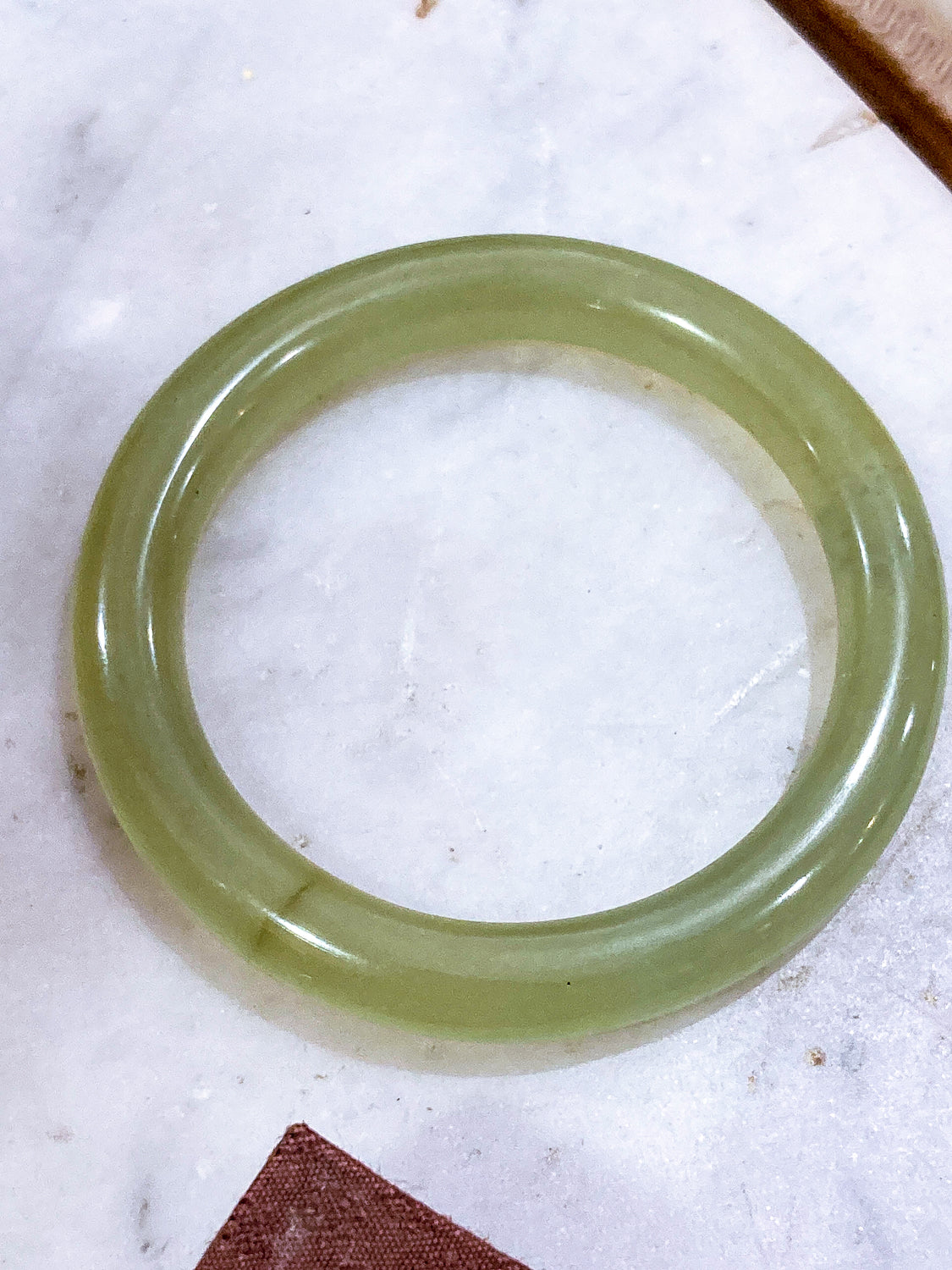 Vintage Natural Polished Translucent Jade Stone Round Bangle Bracelet