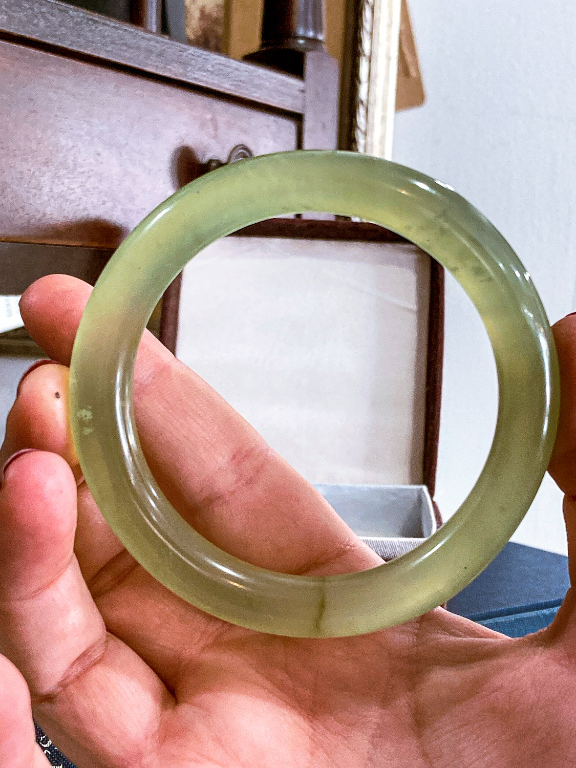 Vintage Natural Polished Translucent Jade Stone Round Bangle Bracelet