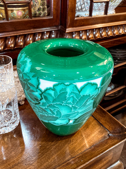 Nourot Art Glass Studio Valerie Surjan 1990 Green Cameo Glass Vase