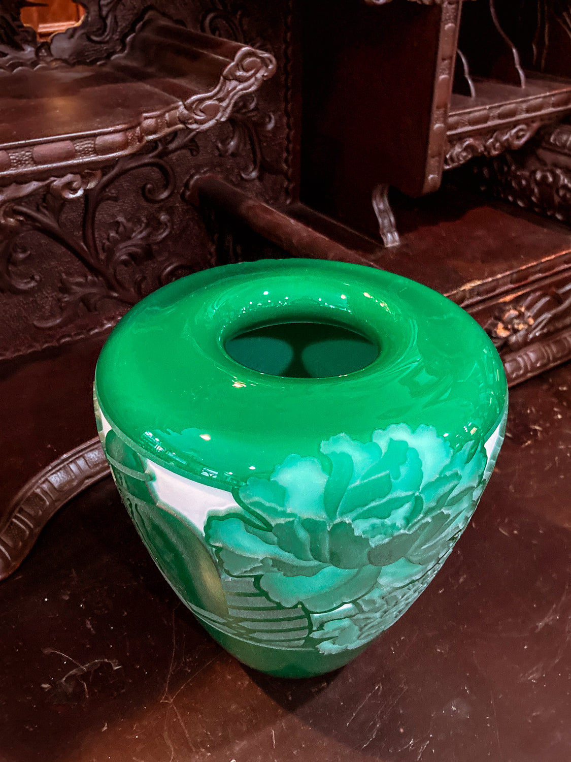 Nourot Art Glass Studio Valerie Surjan 1990 Green Cameo Glass Vase