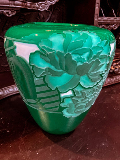Nourot Art Glass Studio Valerie Surjan 1990 Green Cameo Glass Vase