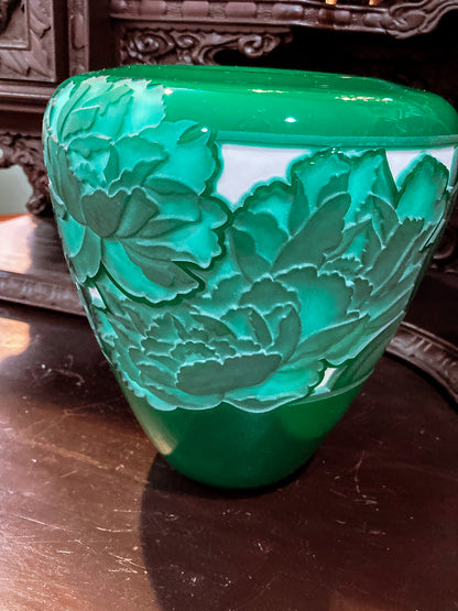 Nourot Art Glass Studio Valerie Surjan 1990 Green Cameo Glass Vase
