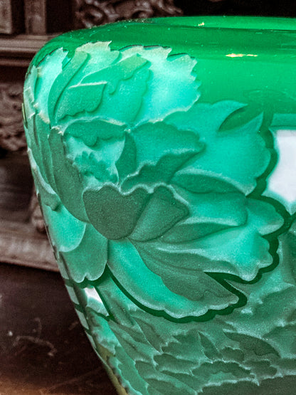 Nourot Art Glass Studio Valerie Surjan 1990 Green Cameo Glass Vase