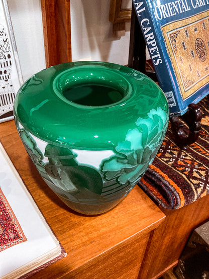 Nourot Art Glass Studio Valerie Surjan 1990 Green Cameo Glass Vase